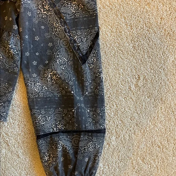 POL Black Paisley Lightweight Cotton Top (or worn as a Jacket) - Picture 6 of 13